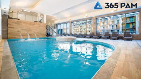 Pool view, Swimming pool, sunbed