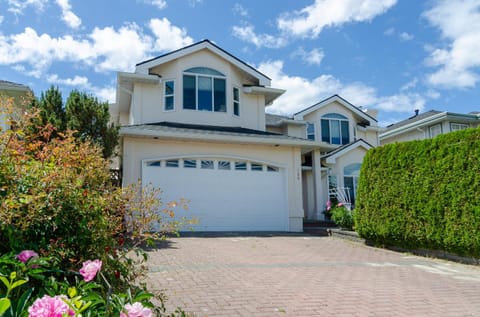 Great Guest Suite in a Gorgeous House Vacation rental in New Westminster