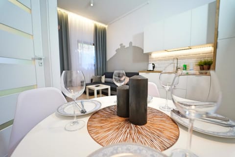 Dining area, Drinks, Alcoholic drinks