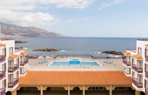 City view, Pool view, Sea view, Swimming pool