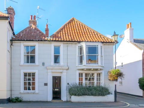 The Old Gordon House - High Street location close to the beach and town amenities - Aldeburgh Coastal Cottages House in Aldeburgh