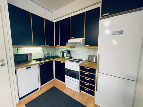 Kitchen or kitchenette, dishwasher, minibar, oven, pet friendly, stove, toaster