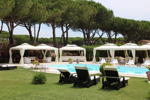 Garden, Banquet/Function facilities, Swimming pool