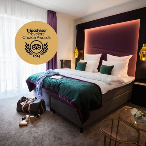 Bed, Photo of the whole room, Logo/Certificate/Sign, Bedroom, Certificate/Award