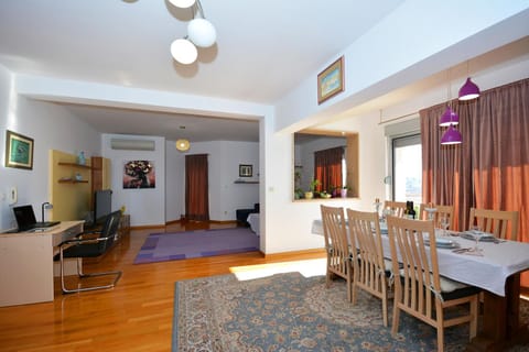 Living room, Dining area, Mountain view, Pool view, Sea view