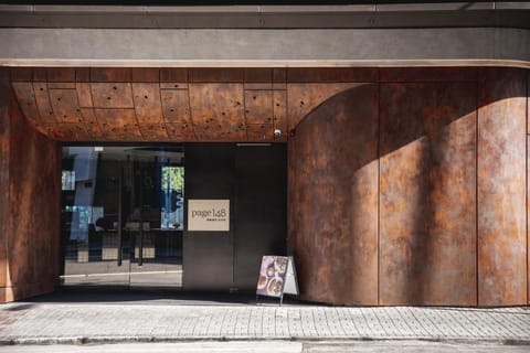 Facade/entrance