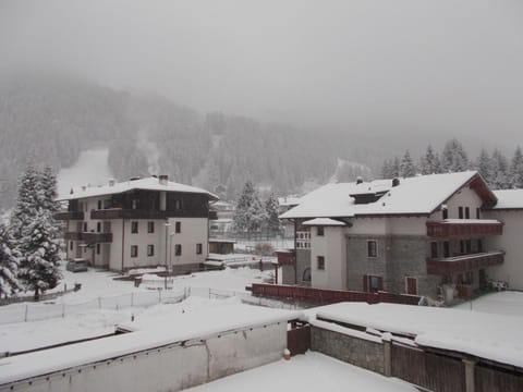 Luminoso appartamento centrale Apartment in Ponte di Legno