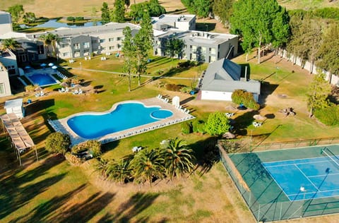 Property building, Garden, Swimming pool