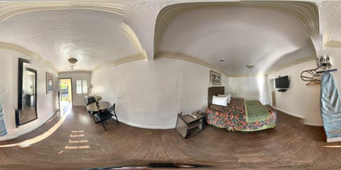 Apache Inn Motel in South Gate