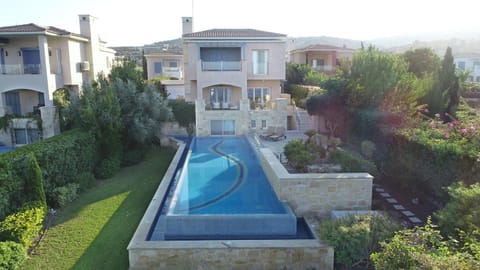 Area and facilities, Swimming pool