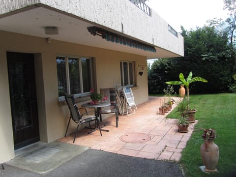 Patio, Facade/entrance