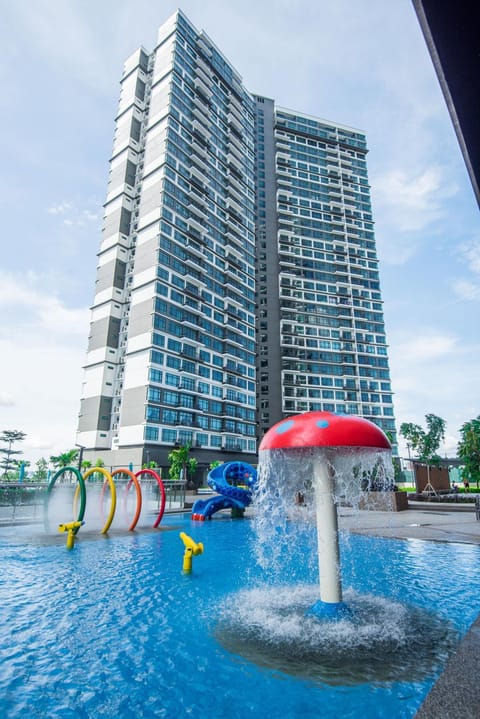 Property building, Pool view