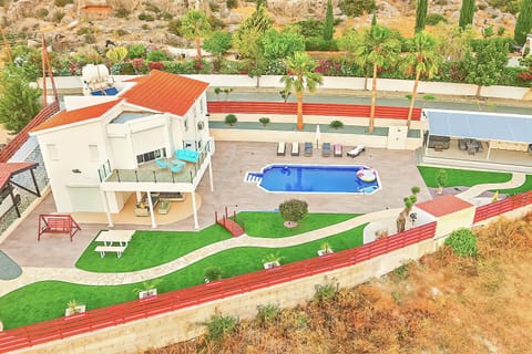 Property building, Bird's eye view, Swimming pool