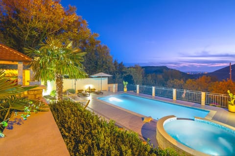 Area and facilities, Swimming pool, Swimming pool, Sunset
