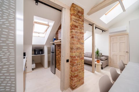 TV and multimedia, Kitchen or kitchenette, Living room, Photo of the whole room, Seating area