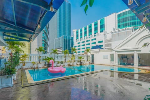 Swimming pool