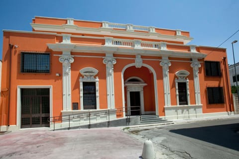 Property building, Facade/entrance