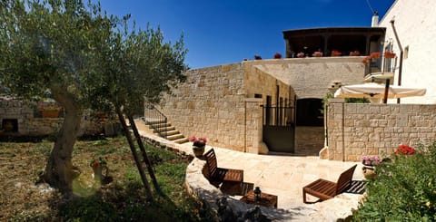 Facade/entrance, Garden