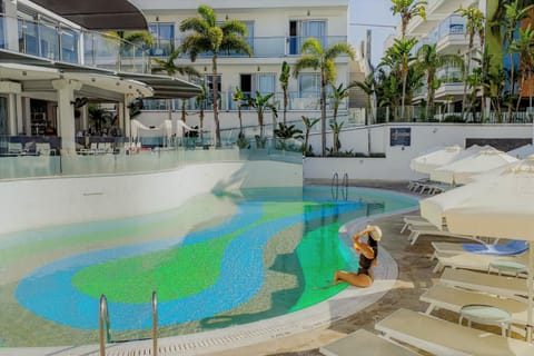 Property building, Swimming pool