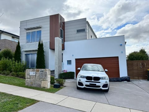 Property building, Facade/entrance, Day, Parking