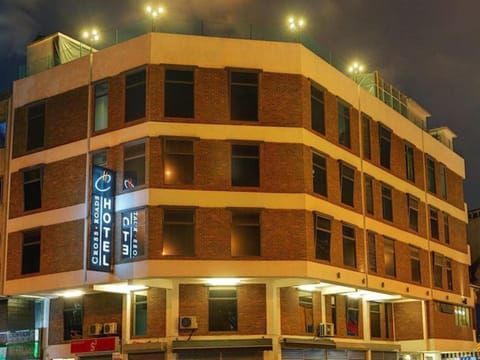 Facade/entrance