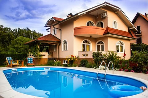 Property building, Swimming pool