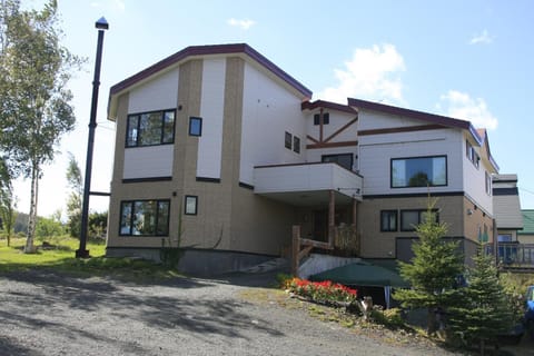 Property building, Day