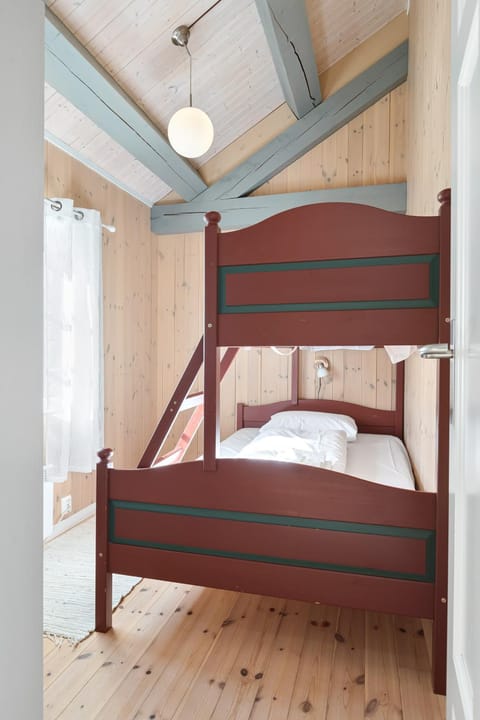 bunk bed