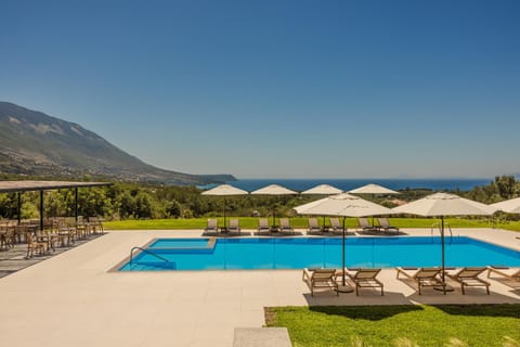 Restaurant/places to eat, Day, Mountain view, Pool view, Sea view, Swimming pool, sunbed