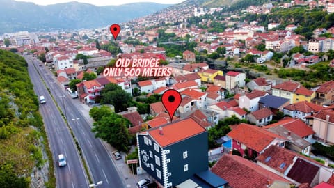 Property building, Neighbourhood, Bird's eye view, City view, Mountain view, Location