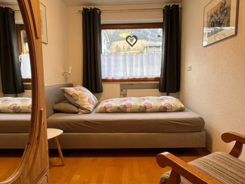 Bed, Photo of the whole room, Seating area, Bedroom