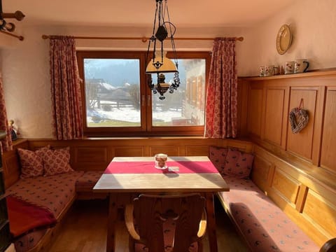 Natural landscape, Living room, Seating area, Dining area, Mountain view