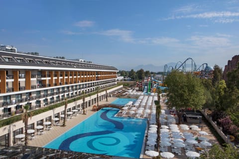Property building, Balcony/Terrace, Aqua park, Pool view, Area and facilities, Swimming pool, children, Family, sunbed