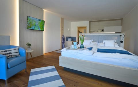 Bed, Living room