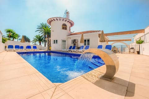 Facade/entrance, Swimming pool