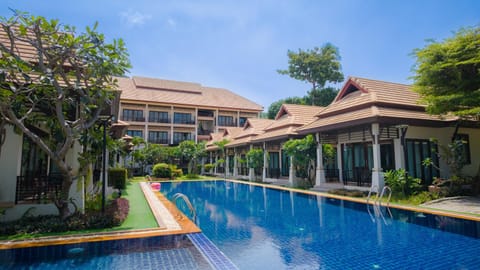 Property building, Swimming pool