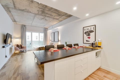 TV and multimedia, Kitchen or kitchenette, Living room