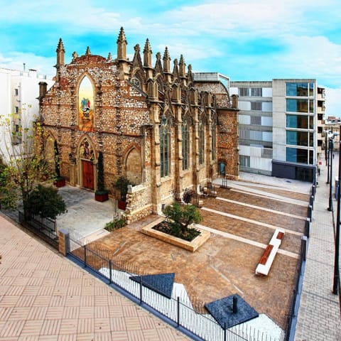 Facade/entrance