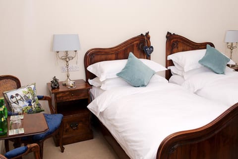 Bed, Decorative detail, Bedroom