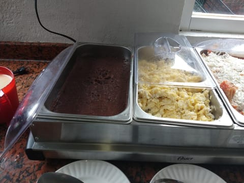 Restaurant/places to eat, Food and drinks, Breakfast, Continental breakfast