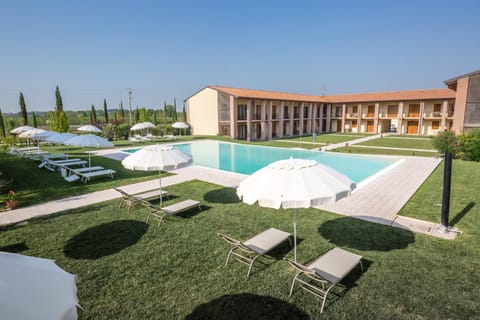 Balcony/Terrace, Swimming pool