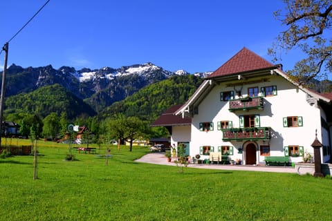 Property building, Nearby landmark, Spring, Natural landscape, Garden, Garden view, Mountain view