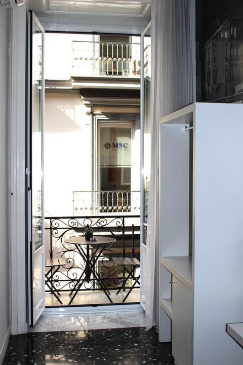 Patio, View (from property/room), Balcony/Terrace, bidet, hair dryier, towels, towels, elevator
