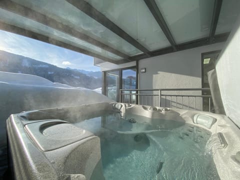 Property building, Hot Tub