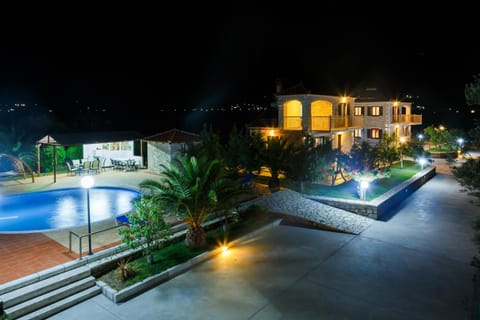 Property building, Night, Garden, Garden view, Pool view, Swimming pool