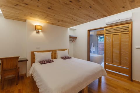 Photo of the whole room, bunk bed