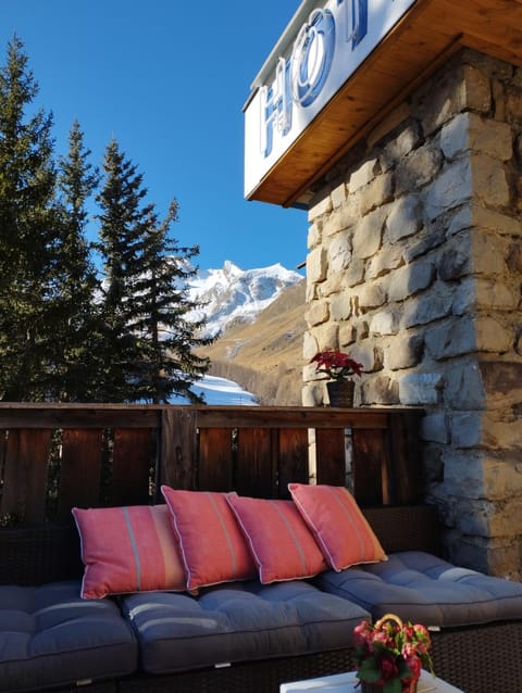 Balcony/Terrace, Mountain view