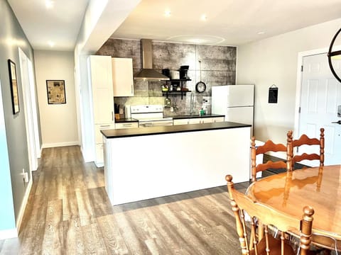 Kitchen or kitchenette, kitchen
