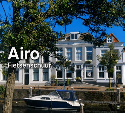 Property building, Day, Neighbourhood, City view, Street view, Location