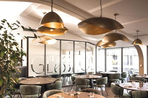 Property building, Restaurant/places to eat, Breakfast